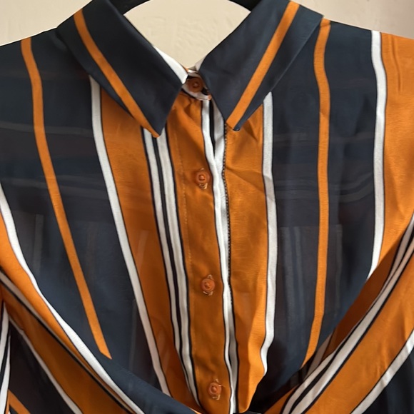 Timing Long Sleeve Button Down Crop Blouse - Picture 3 of 14